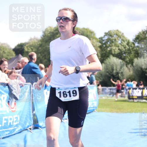 25.08.2024 - Elbe Triathlon Hamburg H.Heesch http://msf.ph/oto/6874743 25.08.2024 12:01:33 Ziel 468, 1619 meine-sportfotos.de