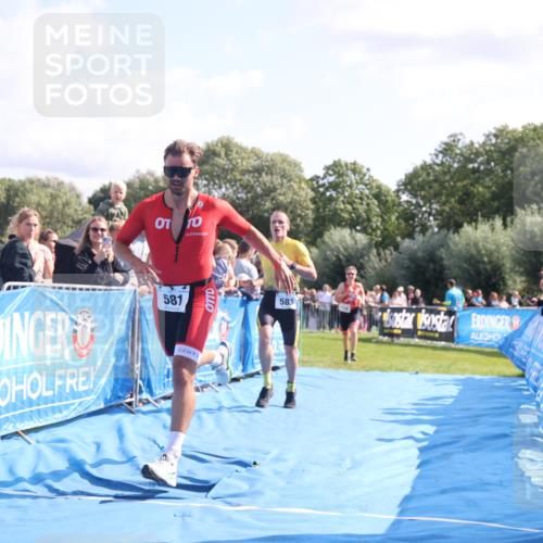 25.08.2024 - Elbe Triathlon Hamburg H.Heesch http://msf.ph/oto/6874748 25.08.2024 11:13:41 Ziel 119, 581, 583, 678 meine-sportfotos.de