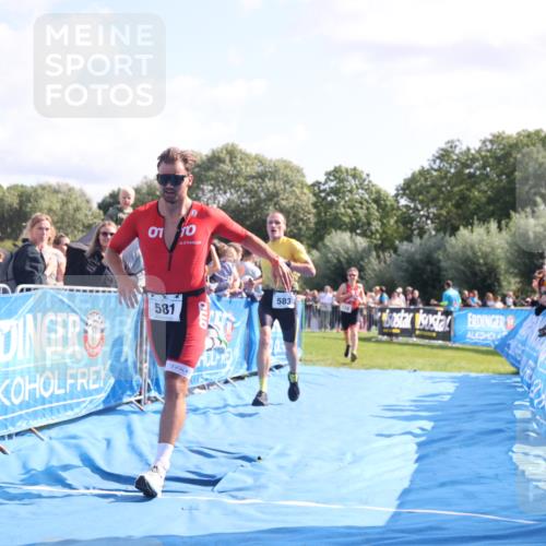 25.08.2024 - Elbe Triathlon Hamburg H.Heesch http://msf.ph/oto/6874752 25.08.2024 11:13:41 Ziel 119, 581, 583, 678 meine-sportfotos.de