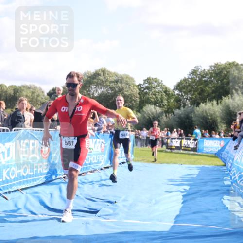 25.08.2024 - Elbe Triathlon Hamburg H.Heesch http://msf.ph/oto/6874755 25.08.2024 11:13:41 Ziel 119, 581, 583, 678 meine-sportfotos.de