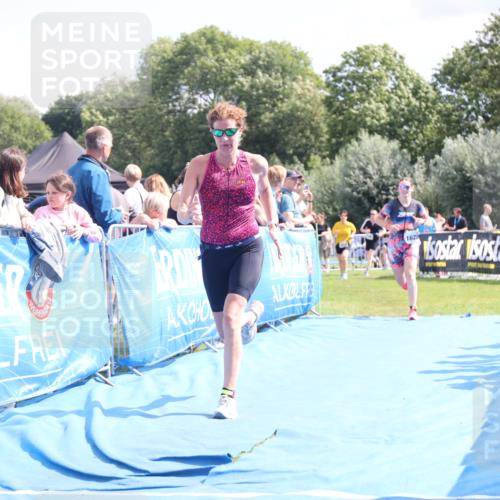 25.08.2024 - Elbe Triathlon Hamburg H.Heesch http://msf.ph/oto/6874758 25.08.2024 12:01:40 Ziel 1563, 1628 meine-sportfotos.de