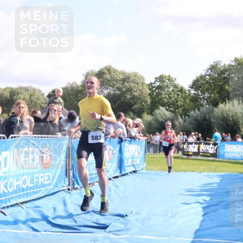 25.08.2024 - Elbe Triathlon Hamburg H.Heesch http://msf.ph/oto/6874768 25.08.2024 11:13:42 Ziel 119, 581, 583, 678 meine-sportfotos.de