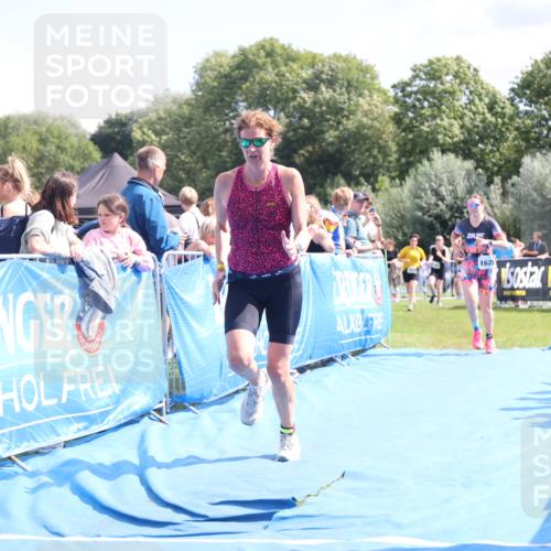 25.08.2024 - Elbe Triathlon Hamburg H.Heesch http://msf.ph/oto/6874770 25.08.2024 12:01:41 Ziel 1510, 1563, 1628 meine-sportfotos.de