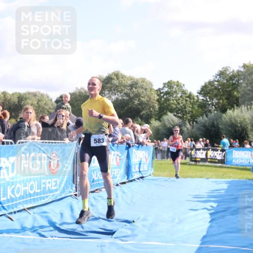 25.08.2024 - Elbe Triathlon Hamburg H.Heesch http://msf.ph/oto/6874771 25.08.2024 11:13:42 Ziel 119, 581, 583, 678 meine-sportfotos.de