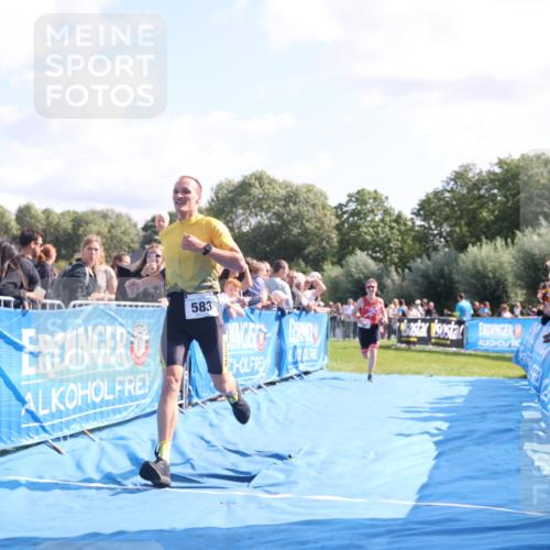 25.08.2024 - Elbe Triathlon Hamburg H.Heesch http://msf.ph/oto/6874777 25.08.2024 11:13:42 Ziel 119, 581, 583, 678 meine-sportfotos.de