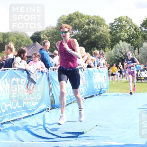25.08.2024 - Elbe Triathlon Hamburg H.Heesch http://msf.ph/oto/6874778 25.08.2024 12:01:41 Ziel 1510, 1563, 1628 meine-sportfotos.de