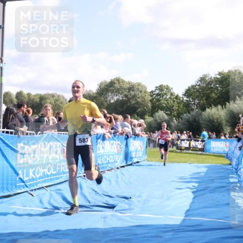 25.08.2024 - Elbe Triathlon Hamburg H.Heesch http://msf.ph/oto/6874783 25.08.2024 11:13:42 Ziel 119, 581, 583, 678 meine-sportfotos.de