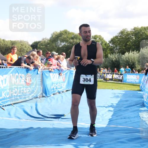 25.08.2024 - Elbe Triathlon Hamburg H.Heesch http://msf.ph/oto/6874788 25.08.2024 11:39:33 Ziel 304, 497, 507, 707 meine-sportfotos.de