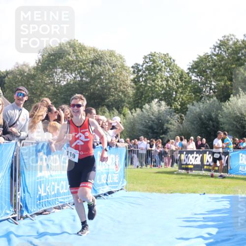 25.08.2024 - Elbe Triathlon Hamburg H.Heesch http://msf.ph/oto/6874790 25.08.2024 11:13:44 Ziel 119, 581, 583, 678 meine-sportfotos.de