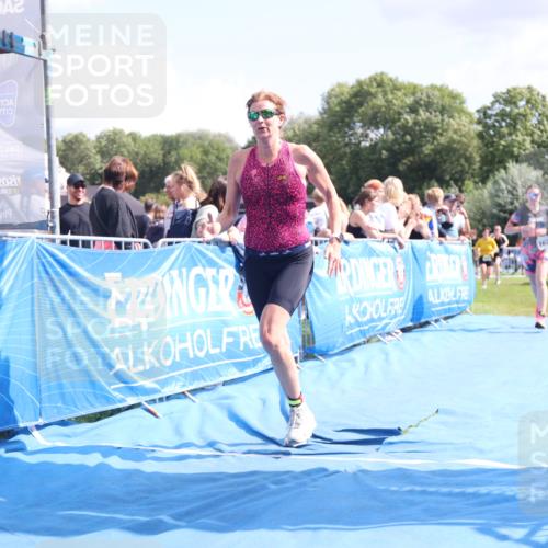 25.08.2024 - Elbe Triathlon Hamburg H.Heesch http://msf.ph/oto/6874797 25.08.2024 12:01:41 Ziel 1510, 1563, 1628 meine-sportfotos.de