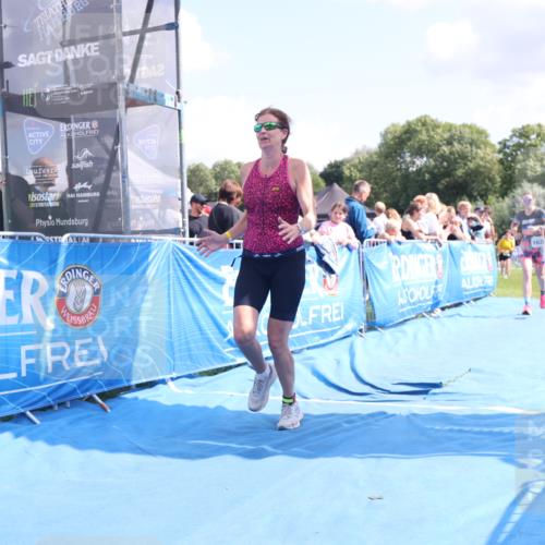 25.08.2024 - Elbe Triathlon Hamburg H.Heesch http://msf.ph/oto/6874814 25.08.2024 12:01:41 Ziel 1510, 1563, 1628 meine-sportfotos.de