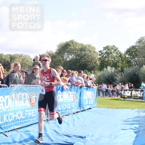 25.08.2024 - Elbe Triathlon Hamburg H.Heesch http://msf.ph/oto/6874822 25.08.2024 11:13:44 Ziel 119, 581, 583, 678 meine-sportfotos.de