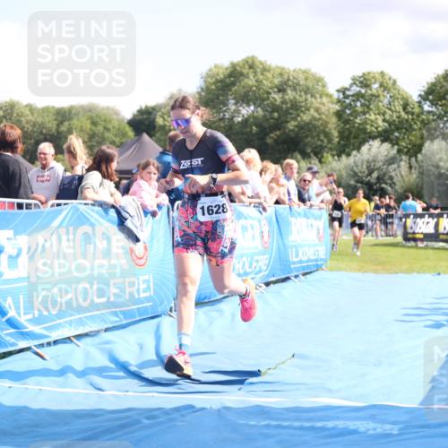 25.08.2024 - Elbe Triathlon Hamburg H.Heesch http://msf.ph/oto/6874827 25.08.2024 12:01:43 Ziel 508, 1510, 1563, 1628 meine-sportfotos.de