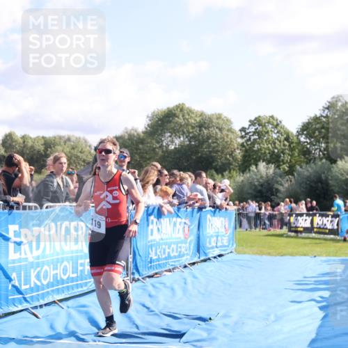 25.08.2024 - Elbe Triathlon Hamburg H.Heesch http://msf.ph/oto/6874828 25.08.2024 11:13:44 Ziel 119, 581, 583, 678 meine-sportfotos.de