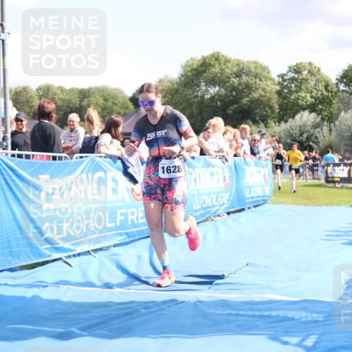25.08.2024 - Elbe Triathlon Hamburg H.Heesch http://msf.ph/oto/6874833 25.08.2024 12:01:43 Ziel 508, 1510, 1563, 1628 meine-sportfotos.de
