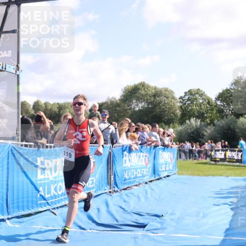 25.08.2024 - Elbe Triathlon Hamburg H.Heesch http://msf.ph/oto/6874840 25.08.2024 11:13:45 Ziel 119, 581, 583, 678 meine-sportfotos.de