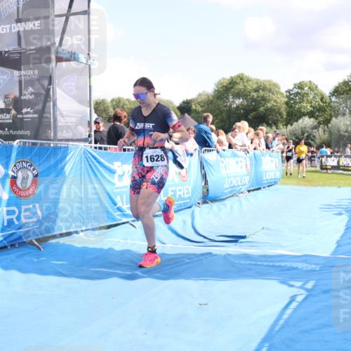 25.08.2024 - Elbe Triathlon Hamburg H.Heesch http://msf.ph/oto/6874851 25.08.2024 12:01:43 Ziel 508, 1510, 1563, 1628 meine-sportfotos.de