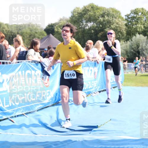 25.08.2024 - Elbe Triathlon Hamburg H.Heesch http://msf.ph/oto/6874869 25.08.2024 12:01:48 Ziel 508, 1510, 1563, 1571, 1628 meine-sportfotos.de