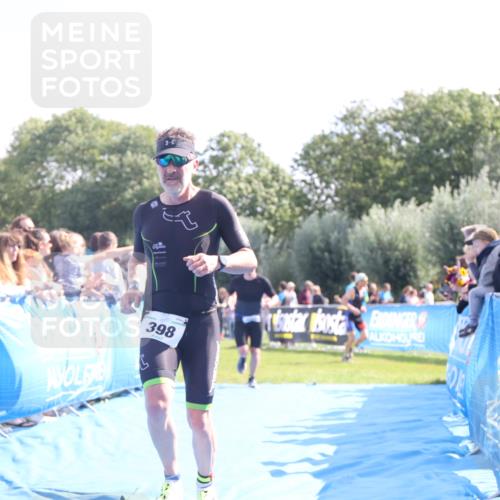 25.08.2024 - Elbe Triathlon Hamburg H.Heesch http://msf.ph/oto/6874871 25.08.2024 11:13:54 Ziel 398, 660 meine-sportfotos.de