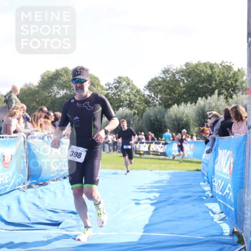 25.08.2024 - Elbe Triathlon Hamburg H.Heesch http://msf.ph/oto/6874884 25.08.2024 11:13:54 Ziel 398, 660 meine-sportfotos.de