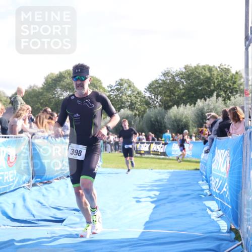 25.08.2024 - Elbe Triathlon Hamburg H.Heesch http://msf.ph/oto/6874887 25.08.2024 11:13:54 Ziel 398, 660 meine-sportfotos.de