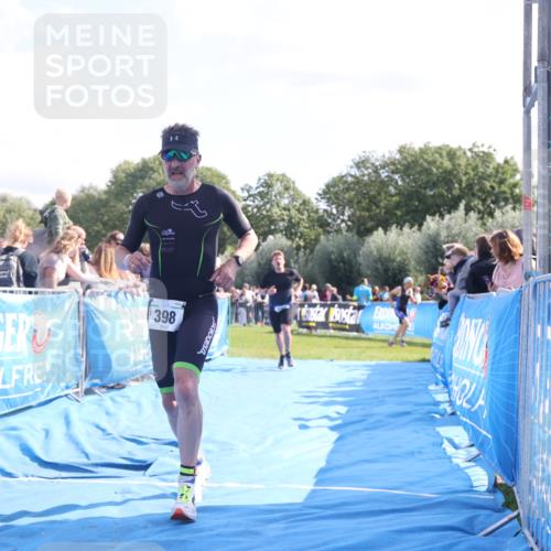 25.08.2024 - Elbe Triathlon Hamburg H.Heesch http://msf.ph/oto/6874890 25.08.2024 11:13:54 Ziel 398, 660 meine-sportfotos.de