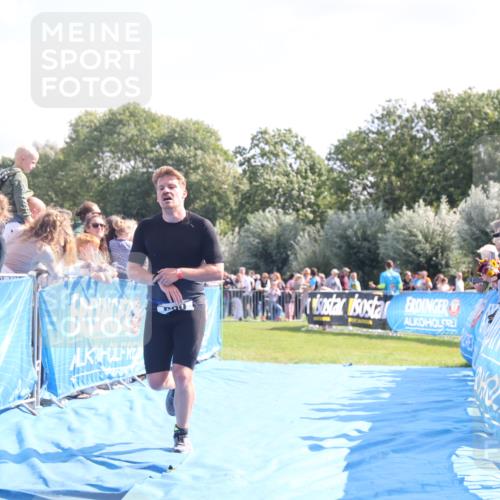 25.08.2024 - Elbe Triathlon Hamburg H.Heesch http://msf.ph/oto/6874898 25.08.2024 11:13:56 Ziel 398, 660 meine-sportfotos.de