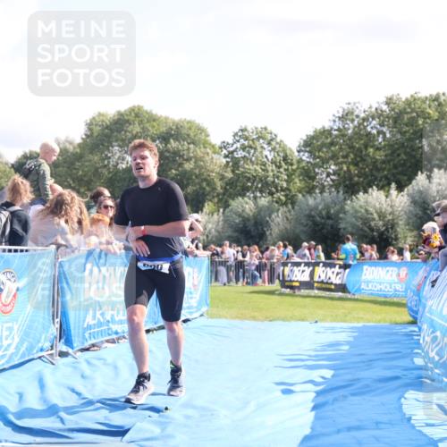 25.08.2024 - Elbe Triathlon Hamburg H.Heesch http://msf.ph/oto/6874906 25.08.2024 11:13:56 Ziel 398, 660 meine-sportfotos.de