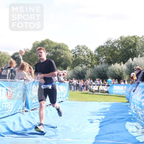 25.08.2024 - Elbe Triathlon Hamburg H.Heesch http://msf.ph/oto/6874912 25.08.2024 11:13:56 Ziel 398, 660 meine-sportfotos.de