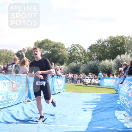 25.08.2024 - Elbe Triathlon Hamburg H.Heesch http://msf.ph/oto/6874916 25.08.2024 11:13:56 Ziel 398, 660 meine-sportfotos.de