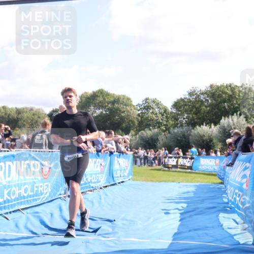 25.08.2024 - Elbe Triathlon Hamburg H.Heesch http://msf.ph/oto/6874925 25.08.2024 11:13:57 Ziel 398, 592, 660 meine-sportfotos.de