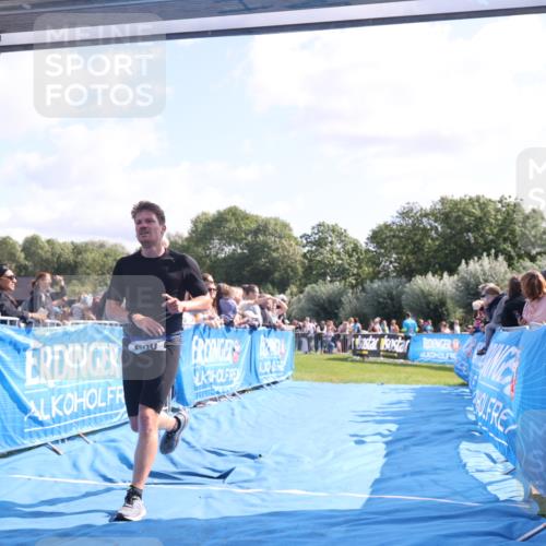 25.08.2024 - Elbe Triathlon Hamburg H.Heesch http://msf.ph/oto/6874929 25.08.2024 11:13:57 Ziel 398, 592, 660 meine-sportfotos.de