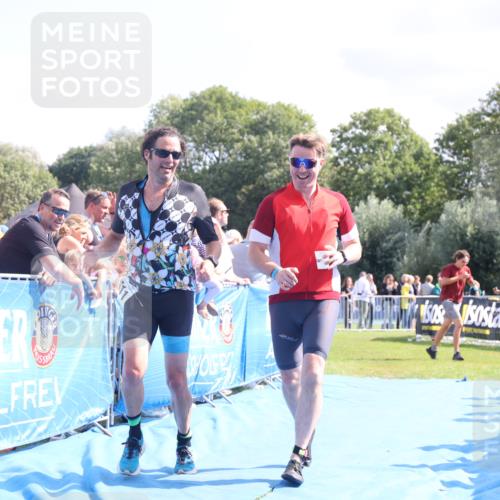25.08.2024 - Elbe Triathlon Hamburg H.Heesch http://msf.ph/oto/6874946 25.08.2024 11:39:42 Ziel 507, 781, 1411 meine-sportfotos.de