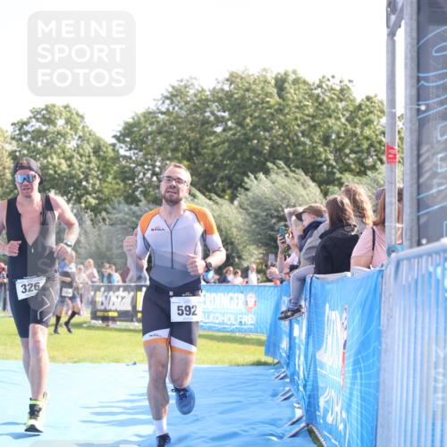 25.08.2024 - Elbe Triathlon Hamburg H.Heesch http://msf.ph/oto/6874951 25.08.2024 11:14:05 Ziel 326, 592 meine-sportfotos.de
