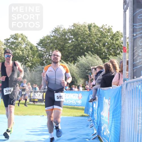 25.08.2024 - Elbe Triathlon Hamburg H.Heesch http://msf.ph/oto/6874954 25.08.2024 11:14:05 Ziel 326, 592 meine-sportfotos.de