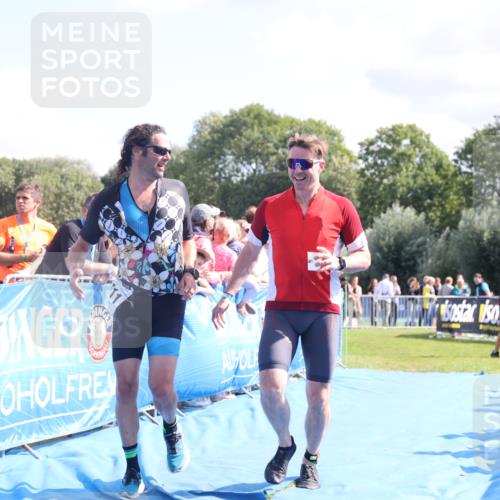 25.08.2024 - Elbe Triathlon Hamburg H.Heesch http://msf.ph/oto/6874961 25.08.2024 11:39:42 Ziel 507, 781, 1411 meine-sportfotos.de