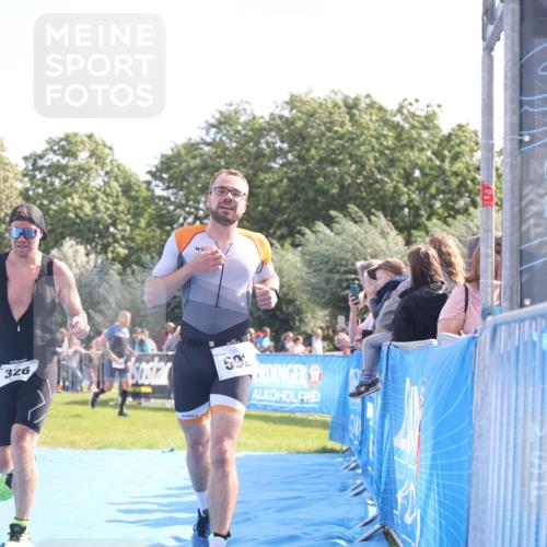 25.08.2024 - Elbe Triathlon Hamburg H.Heesch http://msf.ph/oto/6874963 25.08.2024 11:14:05 Ziel 326, 592 meine-sportfotos.de
