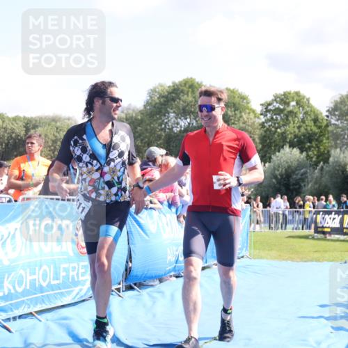 25.08.2024 - Elbe Triathlon Hamburg H.Heesch http://msf.ph/oto/6874967 25.08.2024 11:39:42 Ziel 507, 781, 1411 meine-sportfotos.de