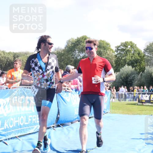 25.08.2024 - Elbe Triathlon Hamburg H.Heesch http://msf.ph/oto/6874970 25.08.2024 11:39:42 Ziel 507, 781, 1411 meine-sportfotos.de