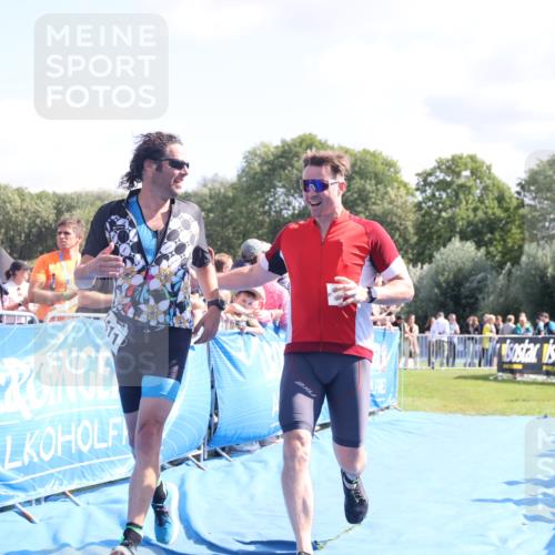 25.08.2024 - Elbe Triathlon Hamburg H.Heesch http://msf.ph/oto/6874973 25.08.2024 11:39:42 Ziel 507, 781, 1411 meine-sportfotos.de