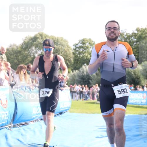 25.08.2024 - Elbe Triathlon Hamburg H.Heesch http://msf.ph/oto/6874977 25.08.2024 11:14:06 Ziel 326, 592 meine-sportfotos.de