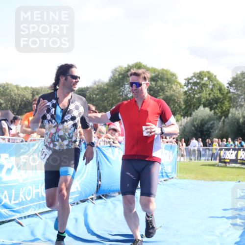 25.08.2024 - Elbe Triathlon Hamburg H.Heesch http://msf.ph/oto/6874979 25.08.2024 11:39:42 Ziel 507, 781, 1411 meine-sportfotos.de
