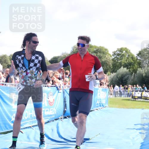 25.08.2024 - Elbe Triathlon Hamburg H.Heesch http://msf.ph/oto/6874990 25.08.2024 11:39:43 Ziel 507, 781, 1411 meine-sportfotos.de