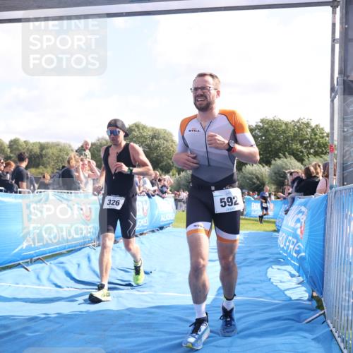 25.08.2024 - Elbe Triathlon Hamburg H.Heesch http://msf.ph/oto/6874994 25.08.2024 11:14:06 Ziel 326, 592 meine-sportfotos.de