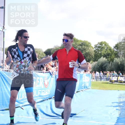 25.08.2024 - Elbe Triathlon Hamburg H.Heesch http://msf.ph/oto/6874996 25.08.2024 11:39:43 Ziel 507, 781, 1411 meine-sportfotos.de