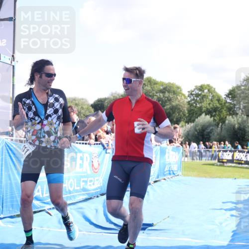 25.08.2024 - Elbe Triathlon Hamburg H.Heesch http://msf.ph/oto/6874999 25.08.2024 11:39:43 Ziel 507, 781, 1411 meine-sportfotos.de