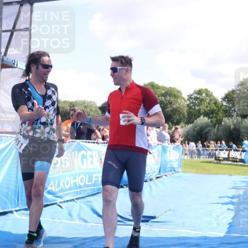 25.08.2024 - Elbe Triathlon Hamburg H.Heesch http://msf.ph/oto/6875006 25.08.2024 11:39:43 Ziel 507, 781, 1411 meine-sportfotos.de