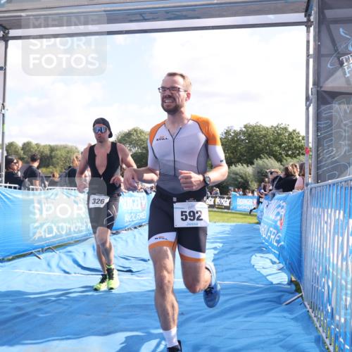 25.08.2024 - Elbe Triathlon Hamburg H.Heesch http://msf.ph/oto/6875007 25.08.2024 11:14:07 Ziel 326, 592 meine-sportfotos.de