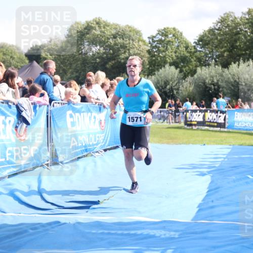 25.08.2024 - Elbe Triathlon Hamburg H.Heesch http://msf.ph/oto/6875011 25.08.2024 12:01:55 Ziel 508, 1510, 1571 meine-sportfotos.de