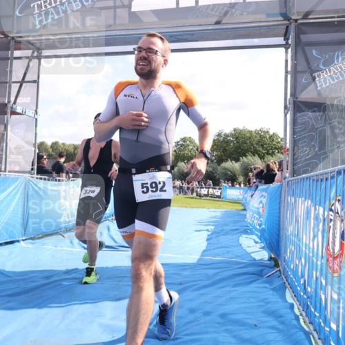 25.08.2024 - Elbe Triathlon Hamburg H.Heesch http://msf.ph/oto/6875022 25.08.2024 11:14:07 Ziel 326, 592 meine-sportfotos.de